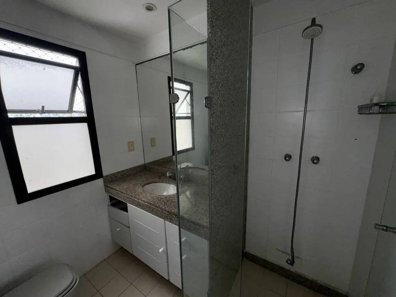 Apartamento com 4 quartos e varanda de vidro — photo 6