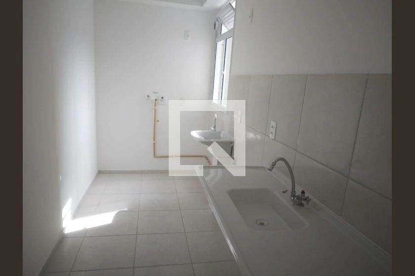 Apartamento de 2 quartos com cozinha fechada e 45 m² — photo 9