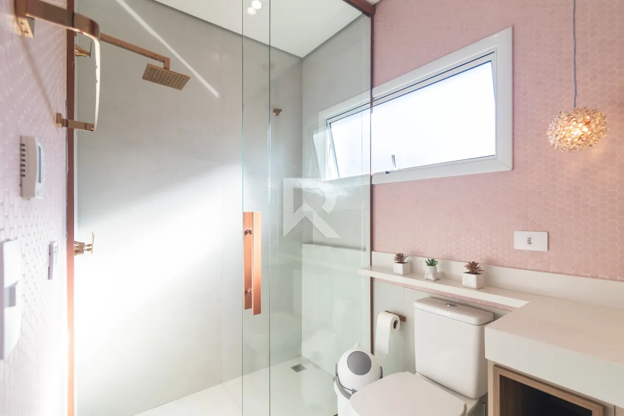 House with open-plan kitchen and 400 m², 4 bedrooms — photo 40
