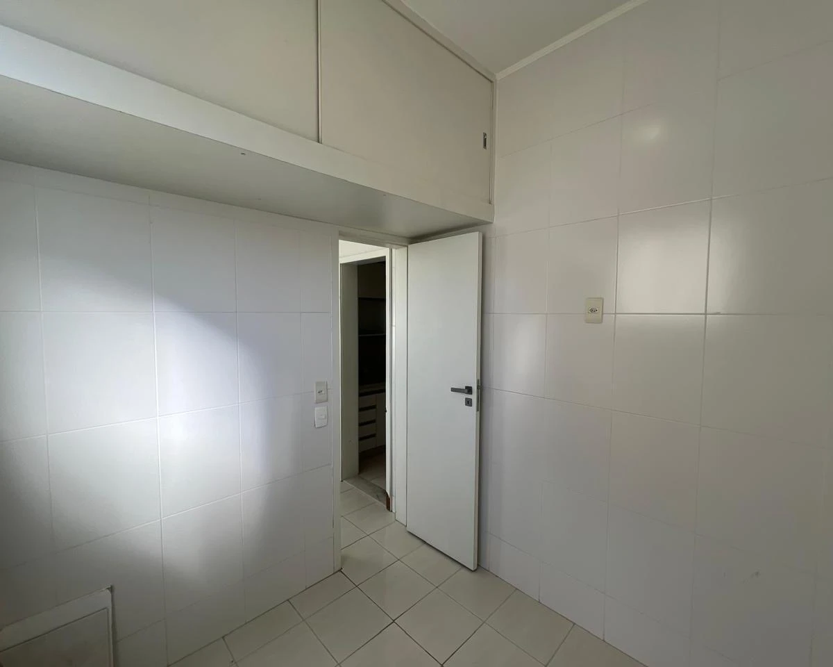 145 m² apartment with 3 bedrooms and 2 parking spaces — photo 6