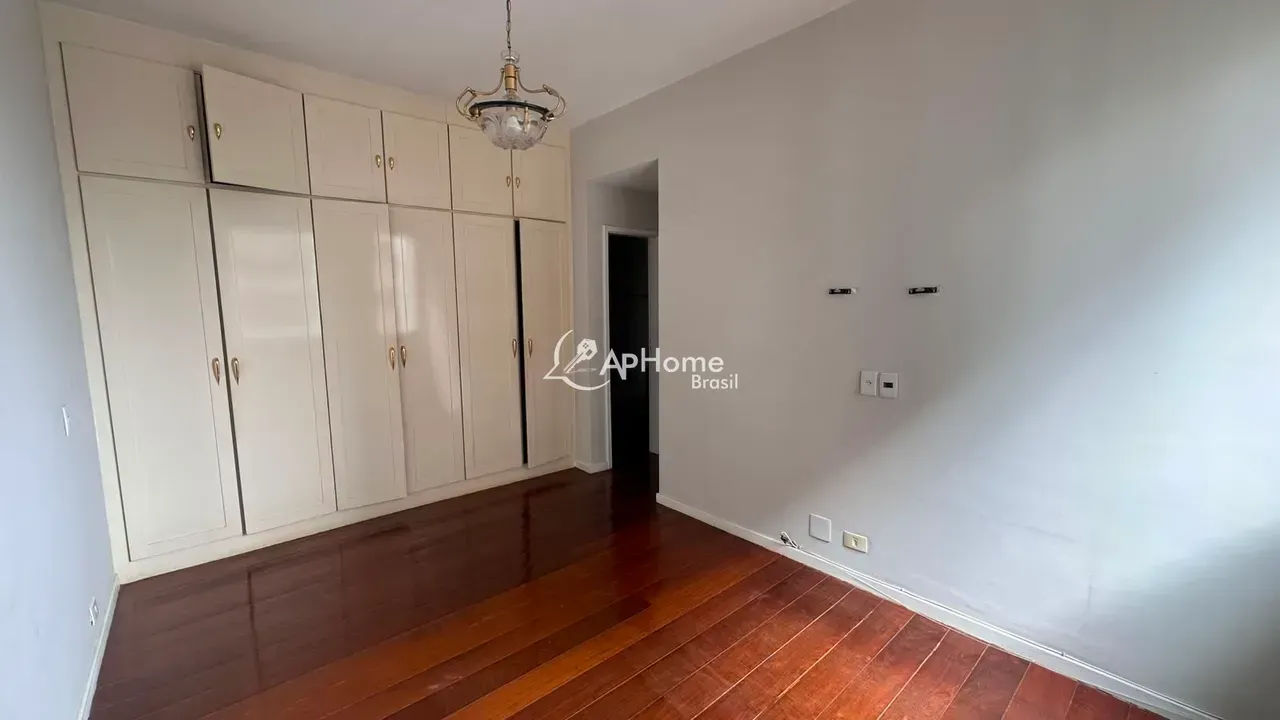 Unfurnished 4-bedroom apartment with glassed-in balcony — photo 9