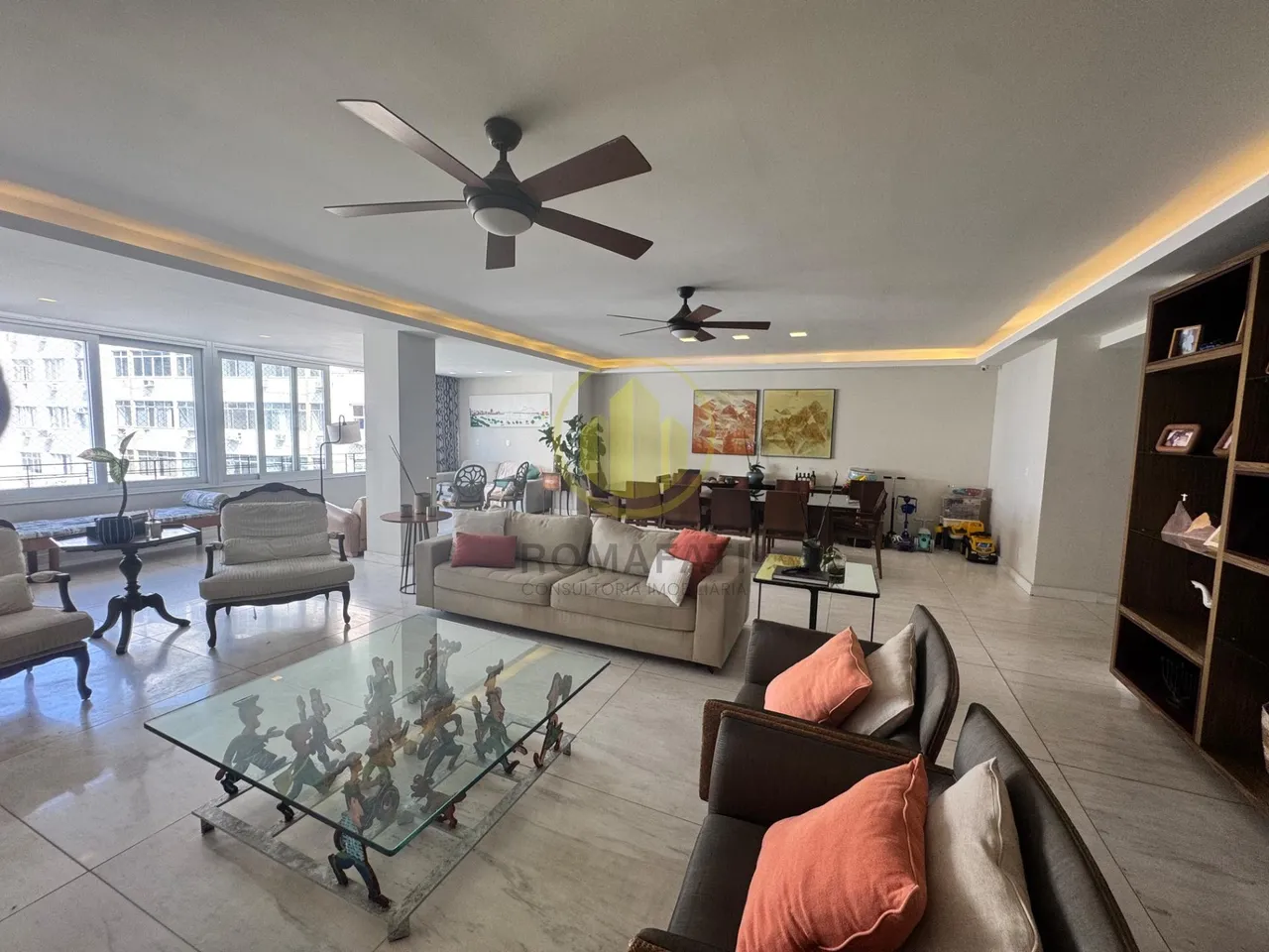 300 m² apartment with 3 bedrooms and an open-plan kitchen — photo 7