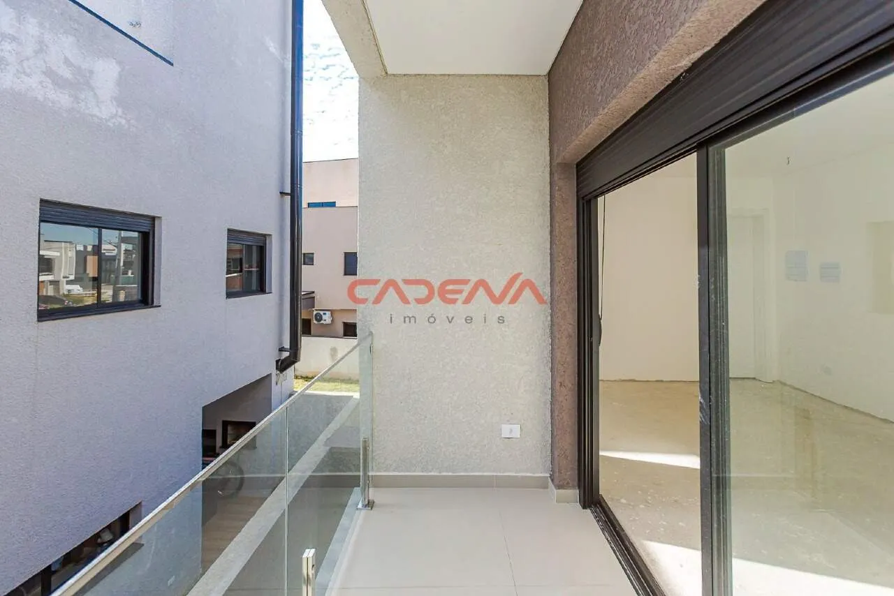 Balcony with a grill in a 3-bedroom house, 128 m² — photo 12