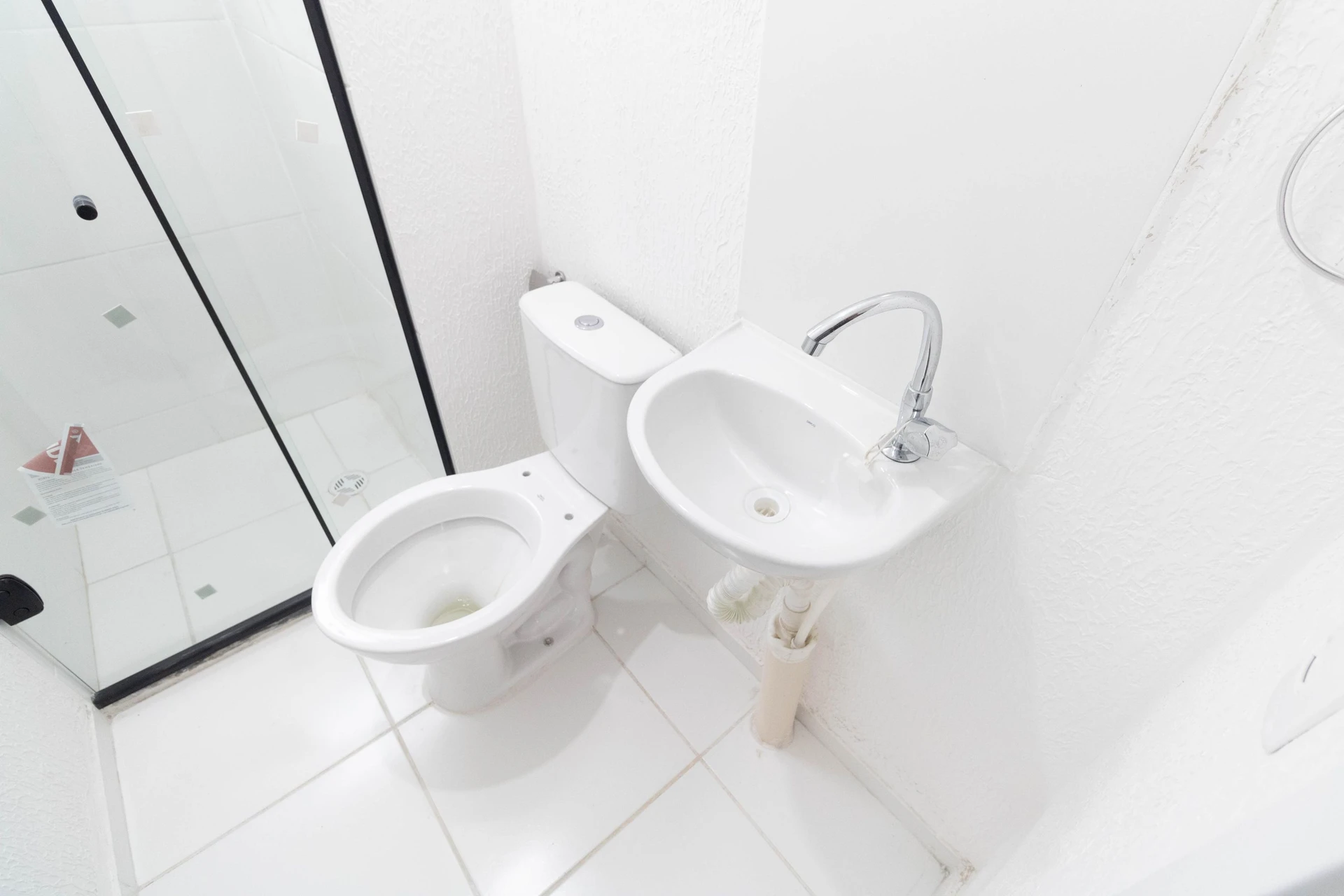 2-bedroom apartment with 1 bathroom and no parking — photo 4