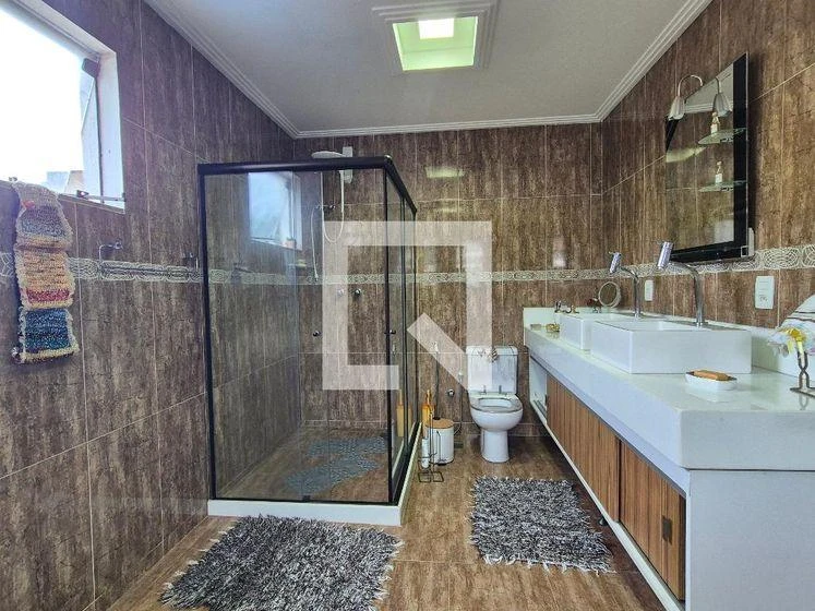 Furnished house, 400 m², with a glass-enclosed balcony — photo 27