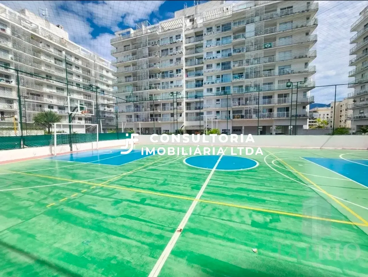 Unfurnished apartment with air conditioning and 3 bedrooms — photo 44