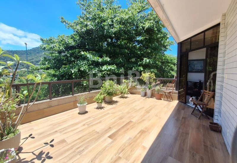 Furnished apartment 267 m² with 3 bedrooms and views — photo 10