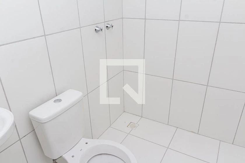 Unfurnished 2-bedroom apartment with 45 m² and wood floors — photo 33