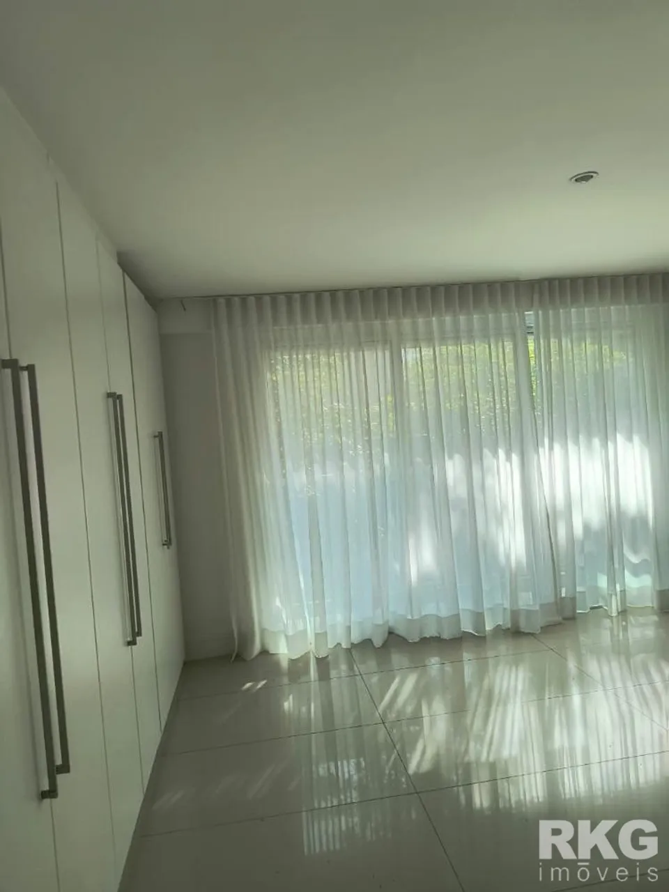Apartamento com 5 banheiros e box de vidro — photo 16
