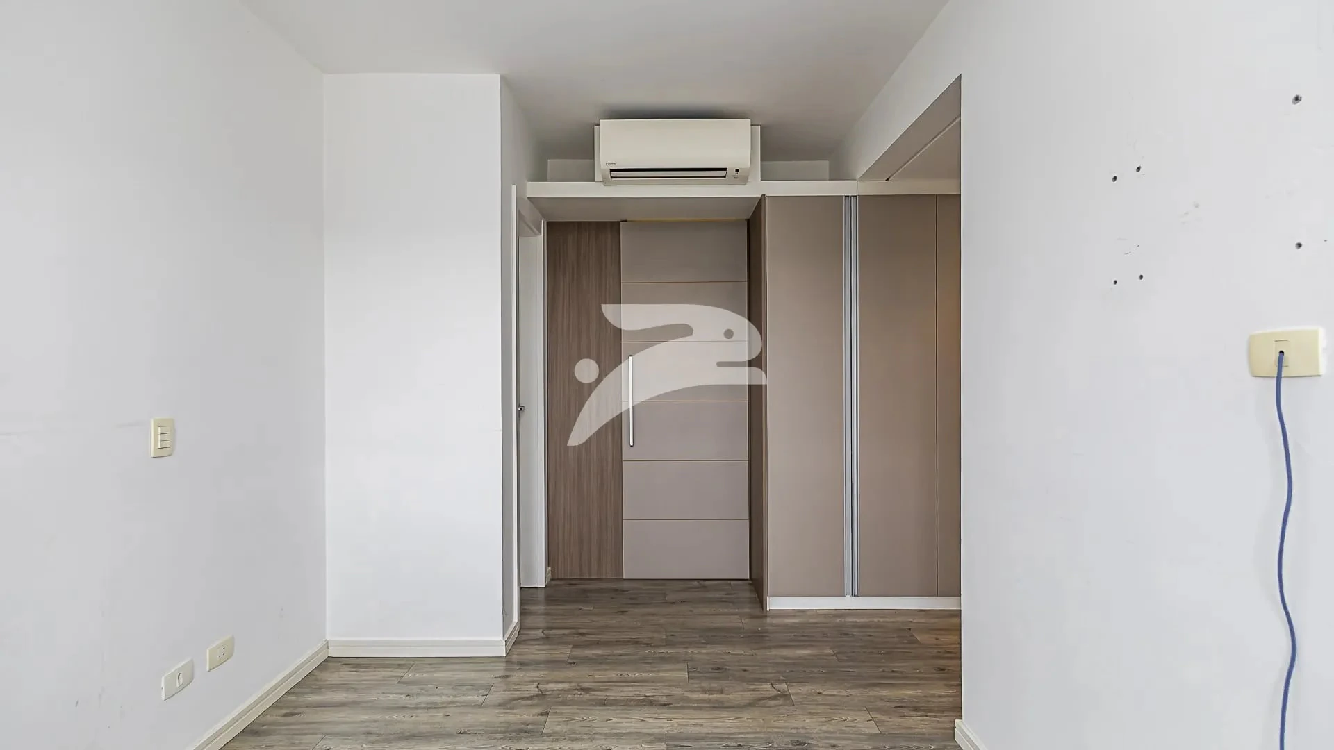 Top-floor apartment with 2 bedrooms and private terrace — photo 14