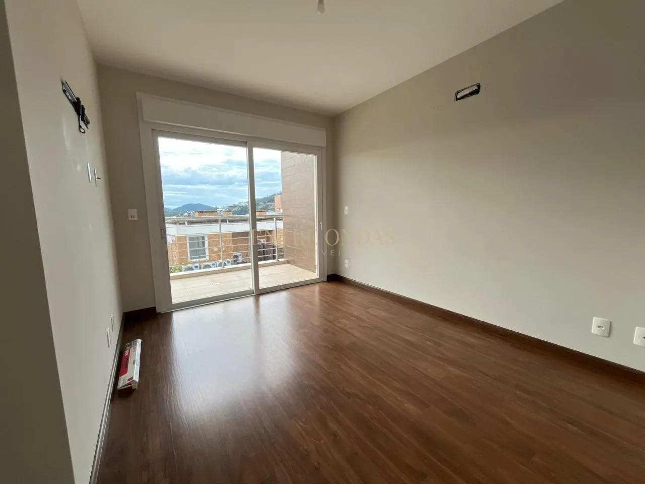 Water view in a 4-bedroom house, 263 m² — photo 46
