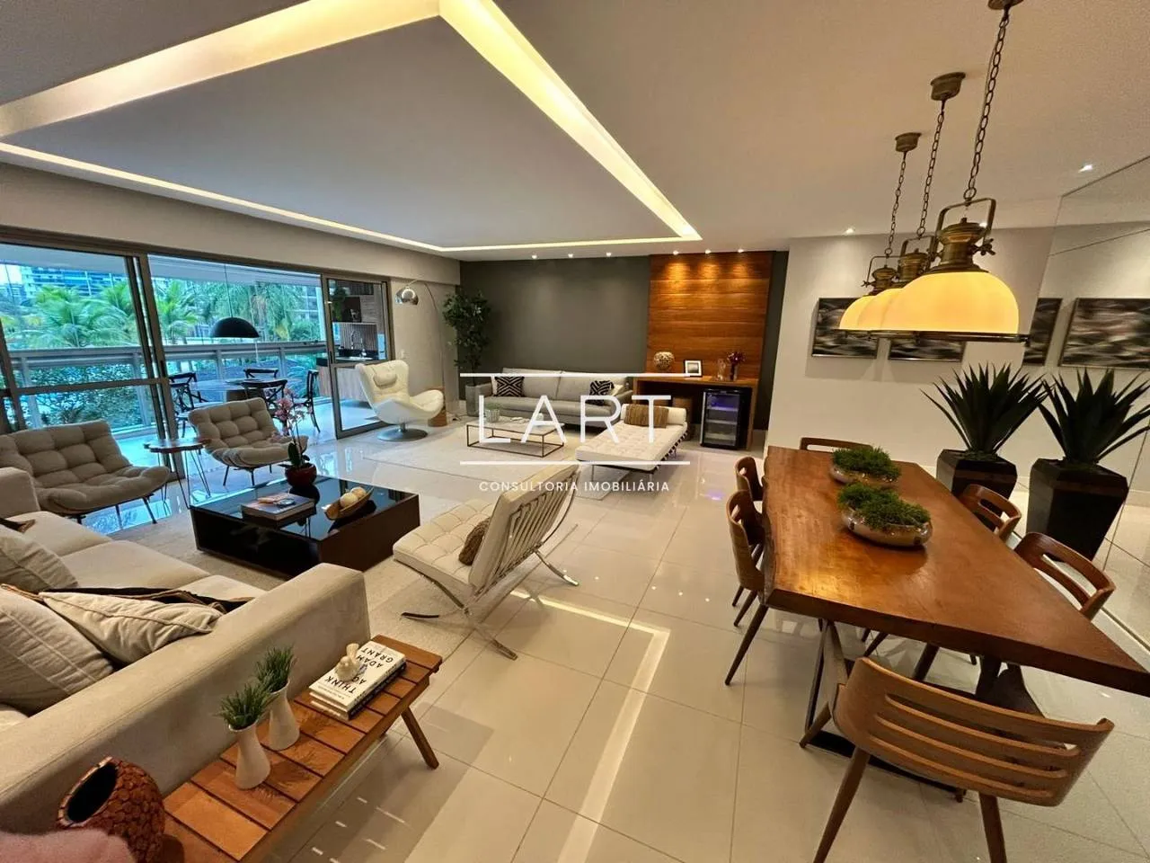 Apartment with 4 en-suite bedrooms and 260 m², glass balcony — photo 7