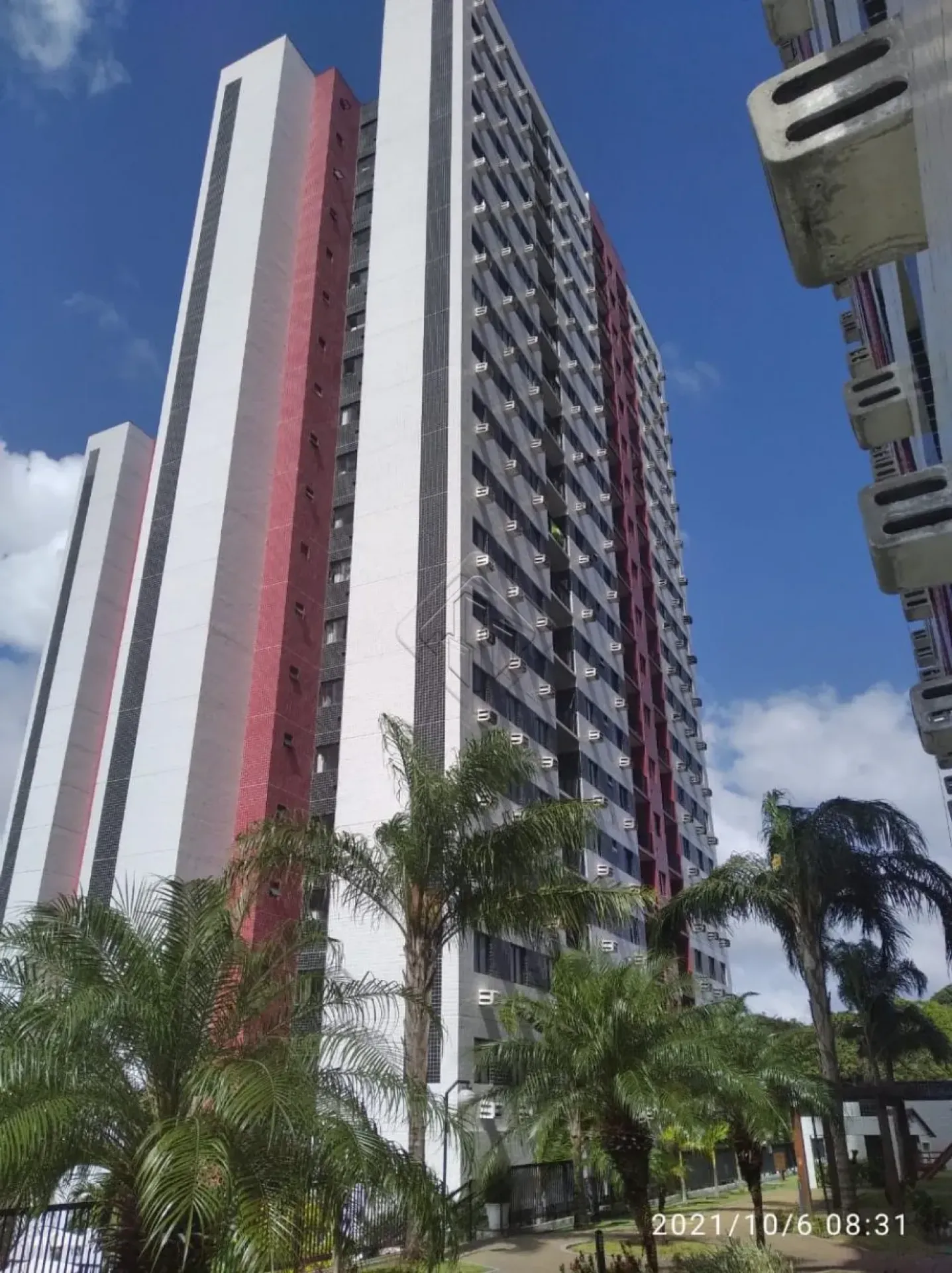 Apartamento de 2 quartos em condomínio com piscina — photo 17