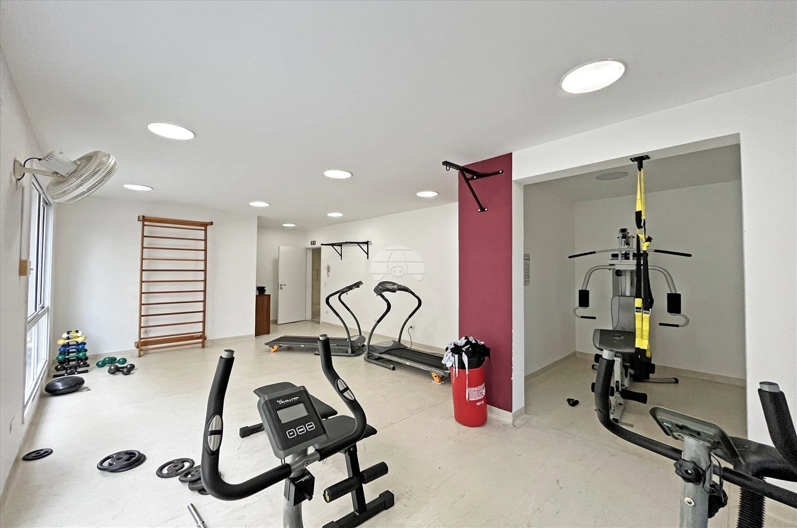Apartment, 150 m², with wood or laminate floors — photo 19