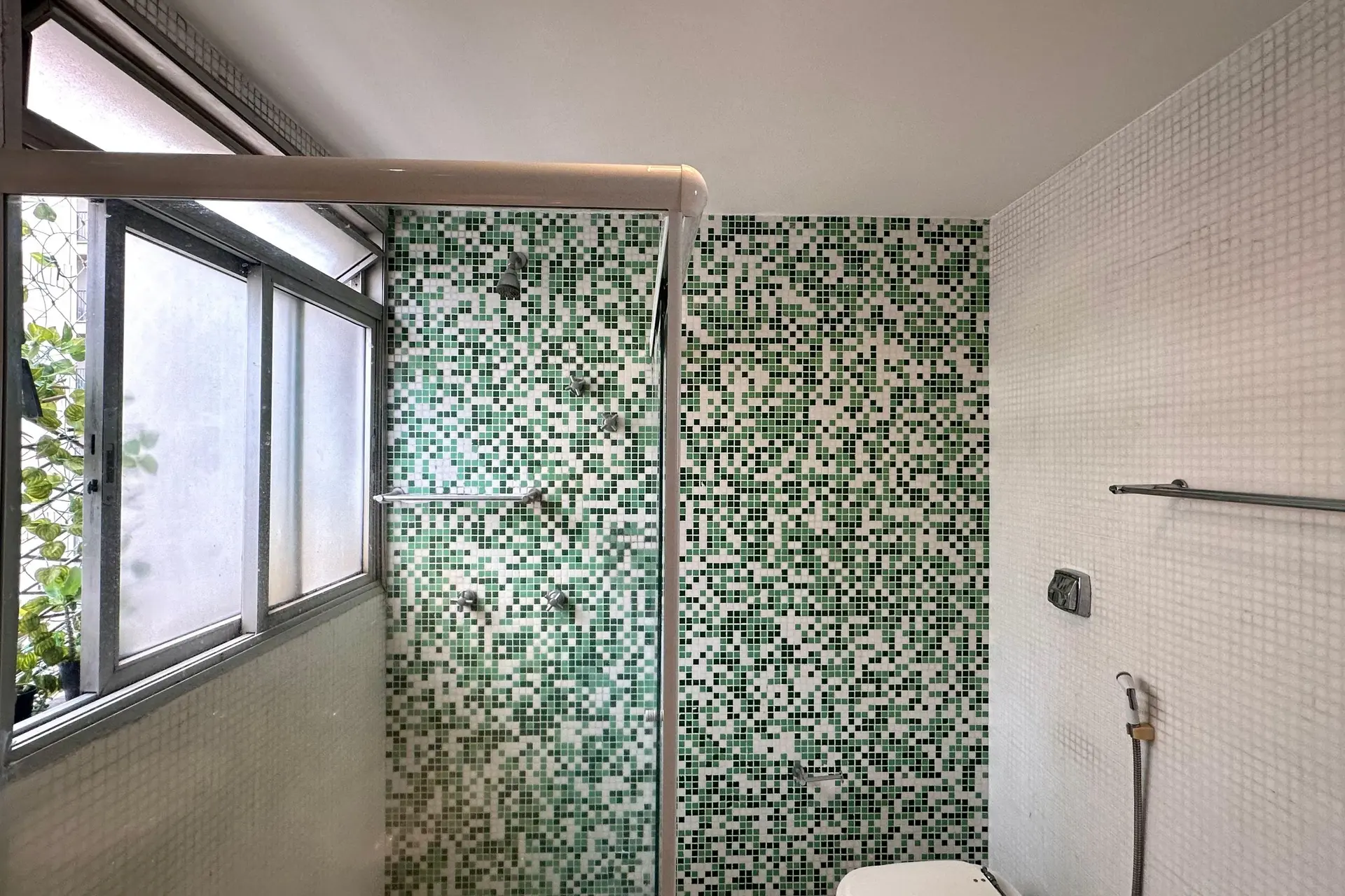 Unfurnished apartment with 2 en-suite bedrooms — photo 32