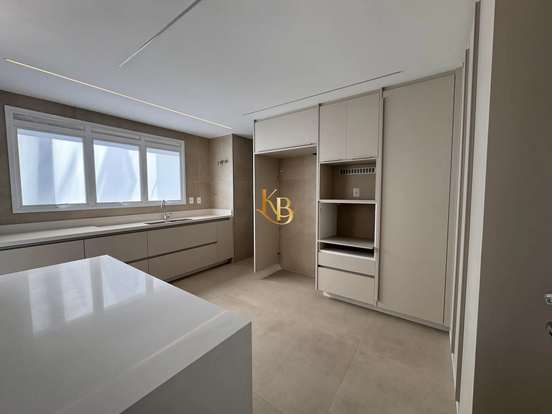 Unfurnished apartment with 4 bedrooms, 5 baths and 4 parking — photo 20