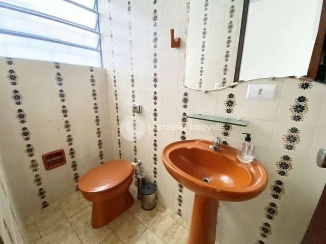 190 m² house with a bathtub and a home office — photo 24