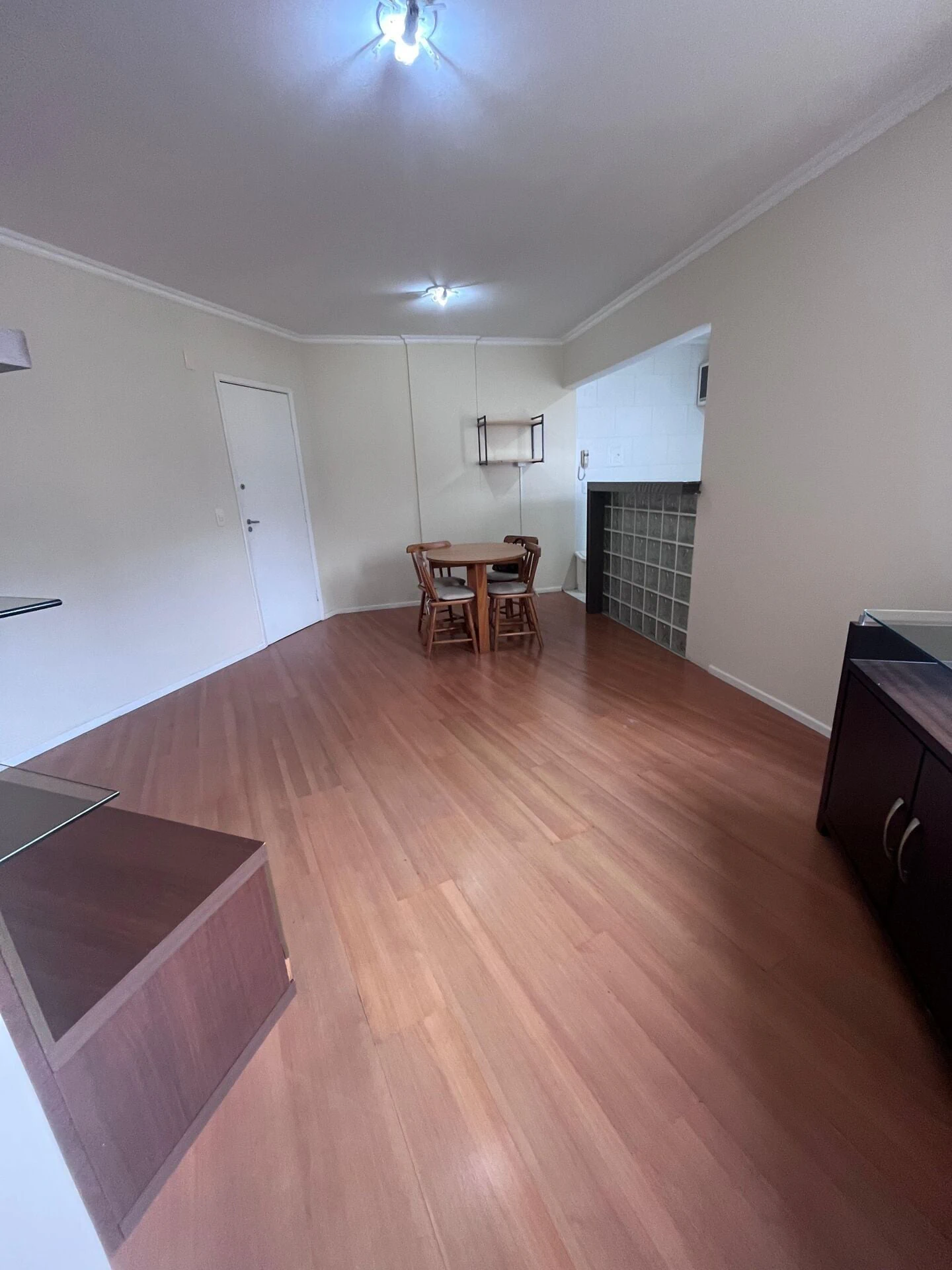 2-bedroom apartment with wood or laminate floors in Curitiba — photo 12