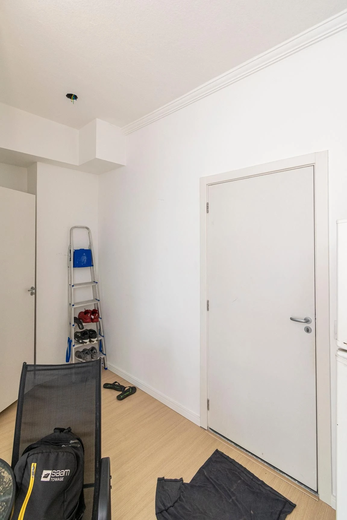 One-bedroom apartment with a washing machine — photo 42