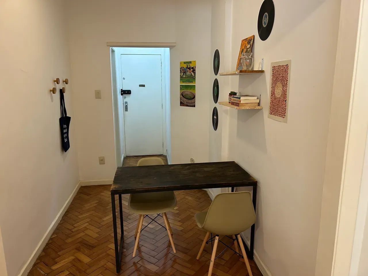Furnished 1-bedroom apartment with 1 bathroom — photo 14