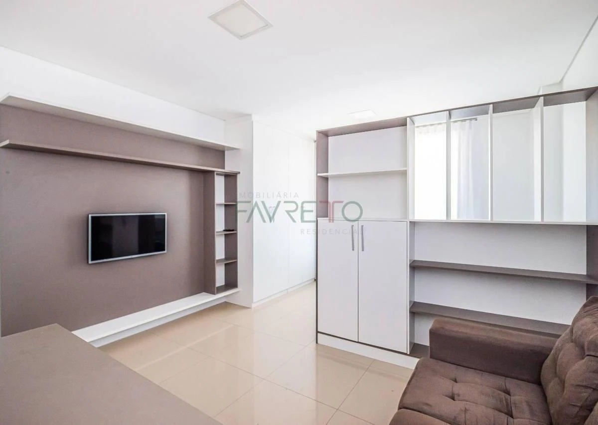 Furnished apartment, 32 m², with a glass-enclosed balcony — photo 8