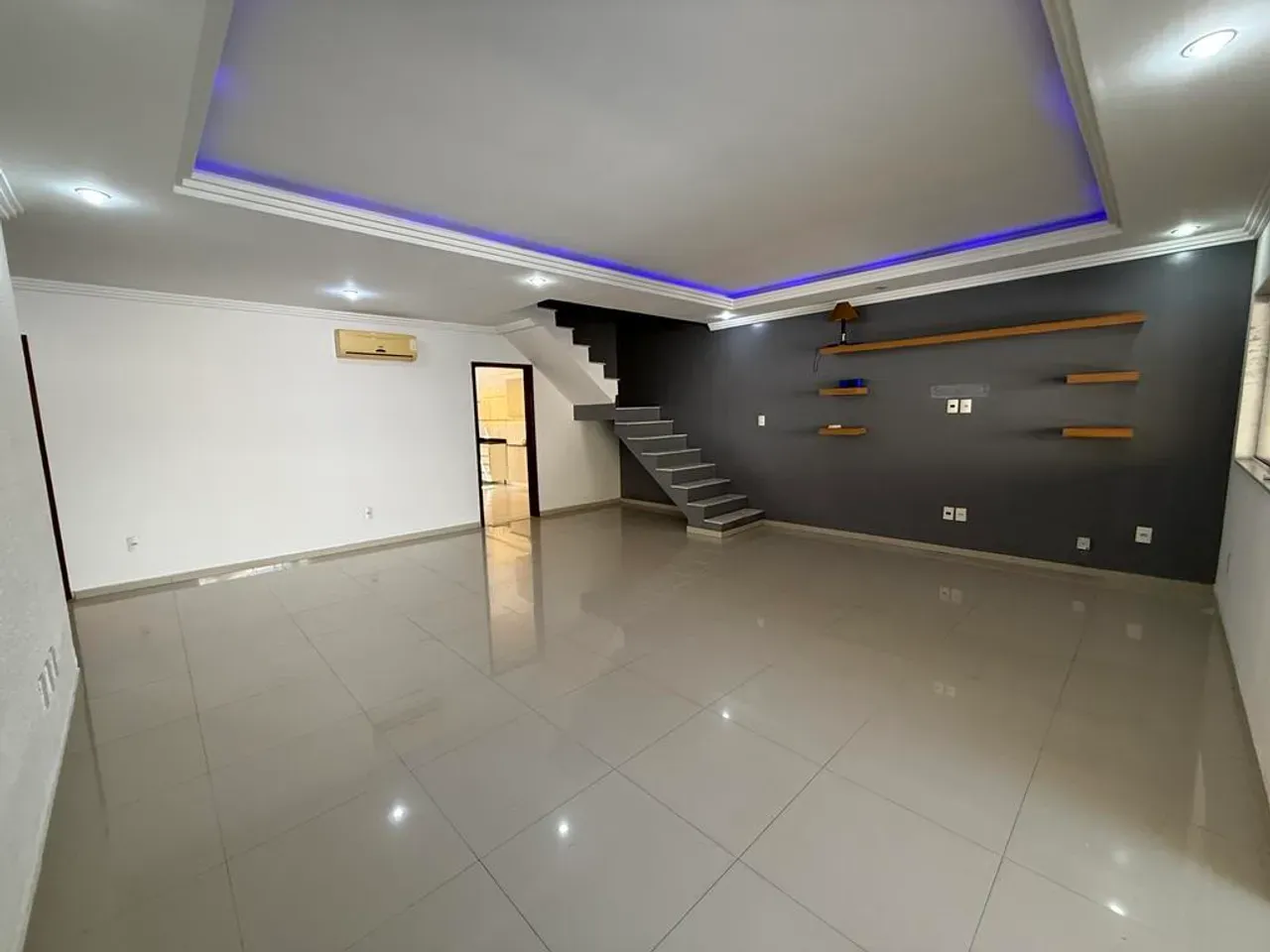 Duplex house with 4 bedrooms and 5 bathrooms — photo 8