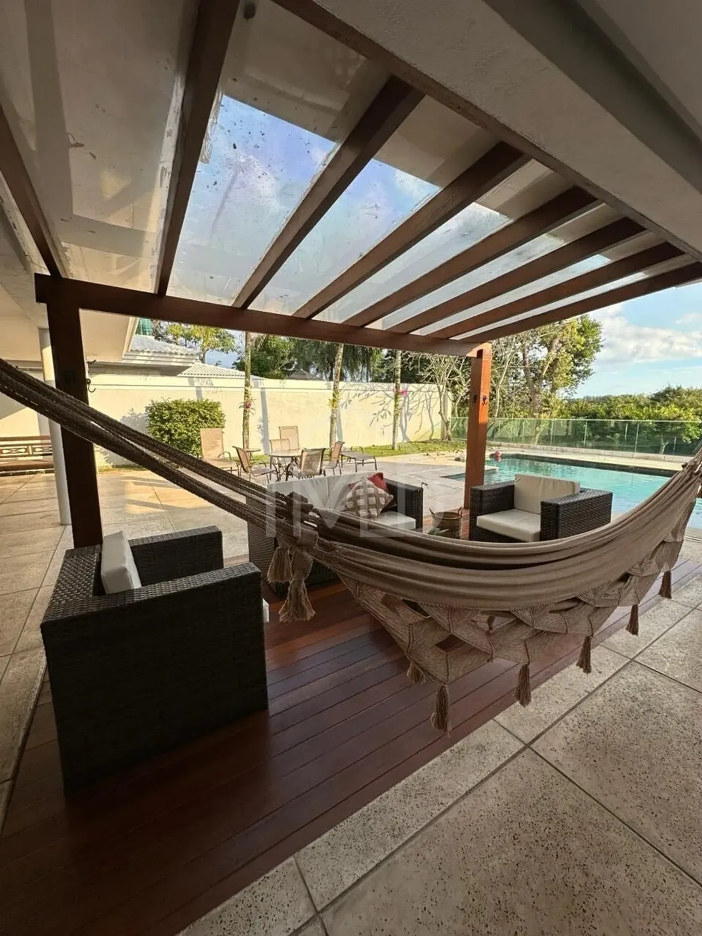 House with 4 suites, open-plan kitchen, 650 m² — photo 27