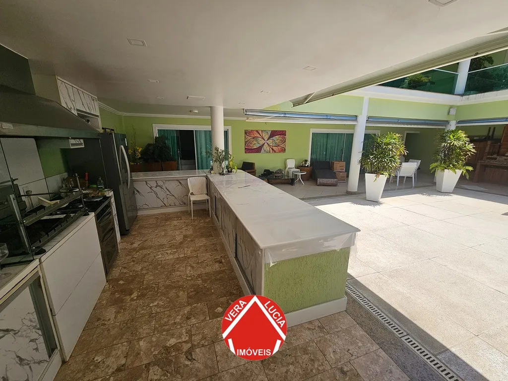 Furnished 600 m² house with 6 en-suite bedrooms — photo 27