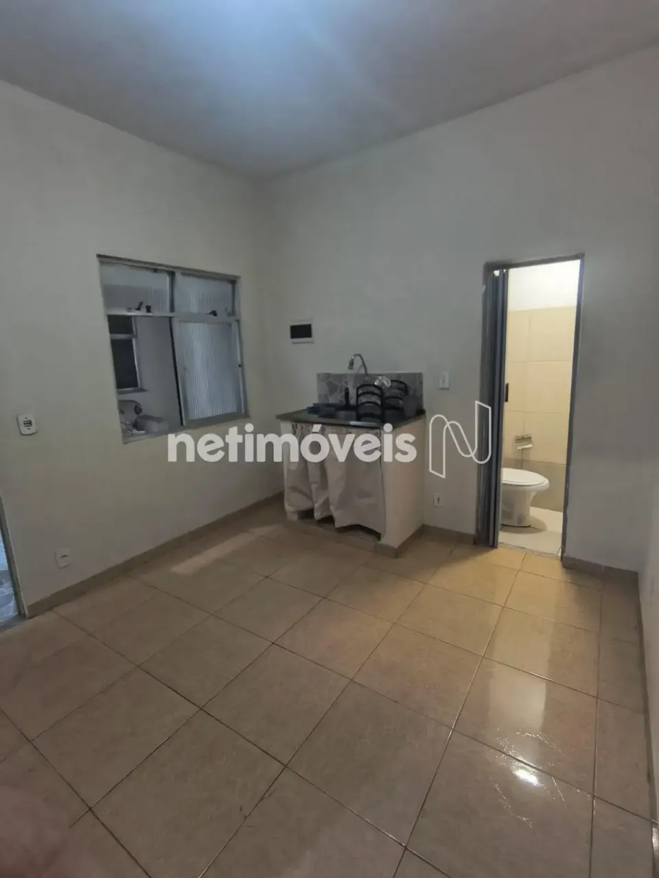 Unfurnished studio for rent with a balcony