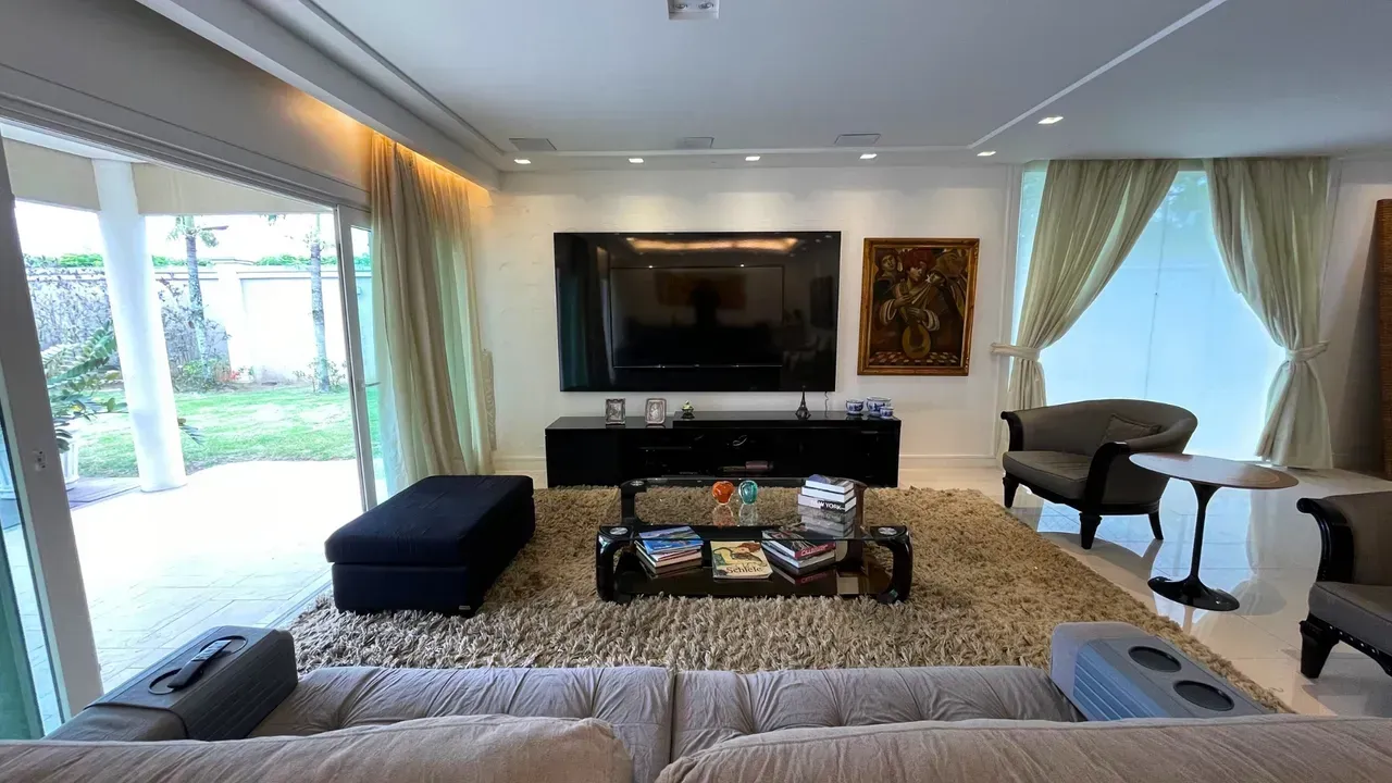 Furnished house with 4 bedrooms and an open-plan kitchen — photo 17