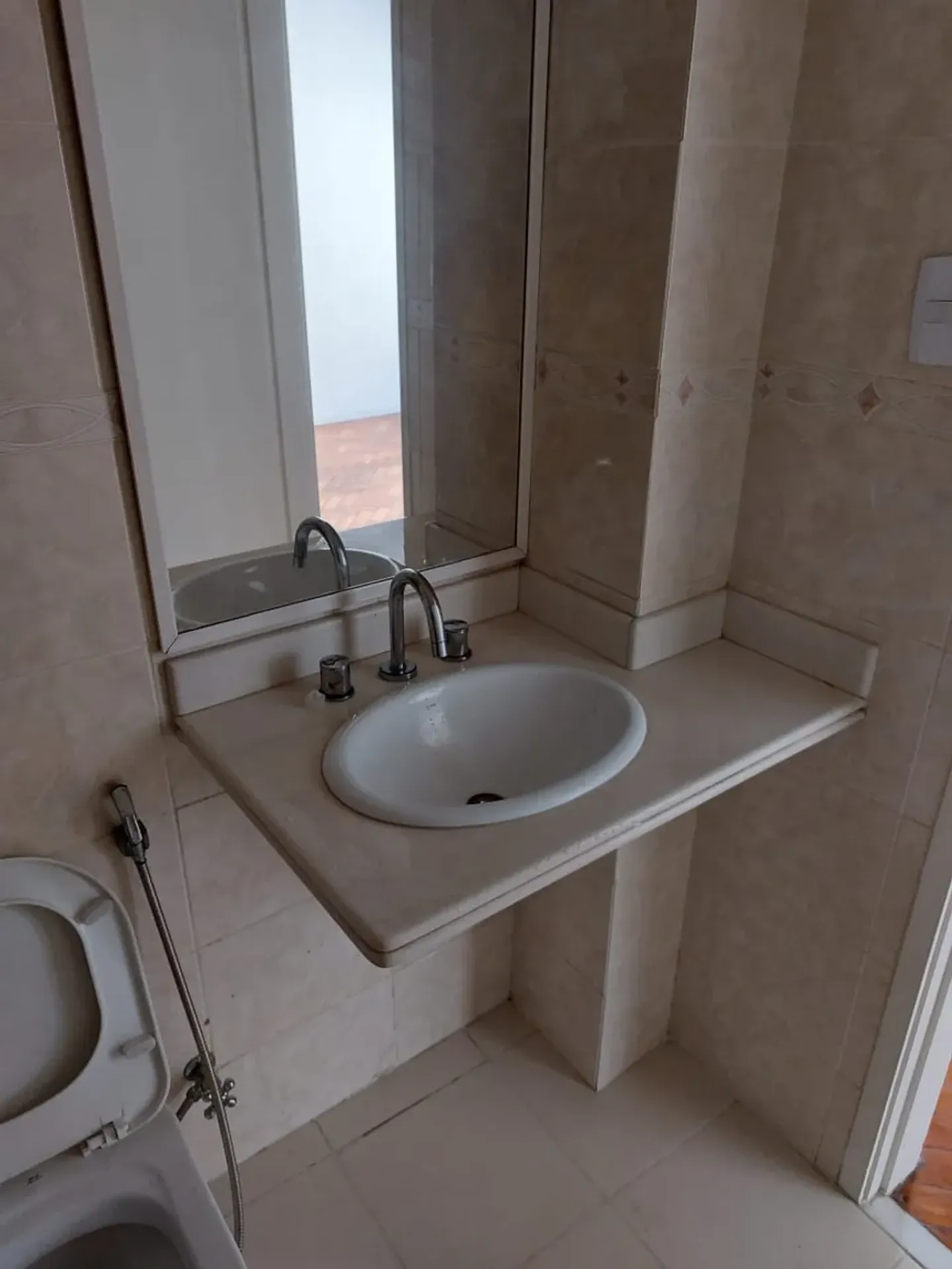 Furnished 57 m² apartment with 1 bedroom and 2 bathrooms — photo 2