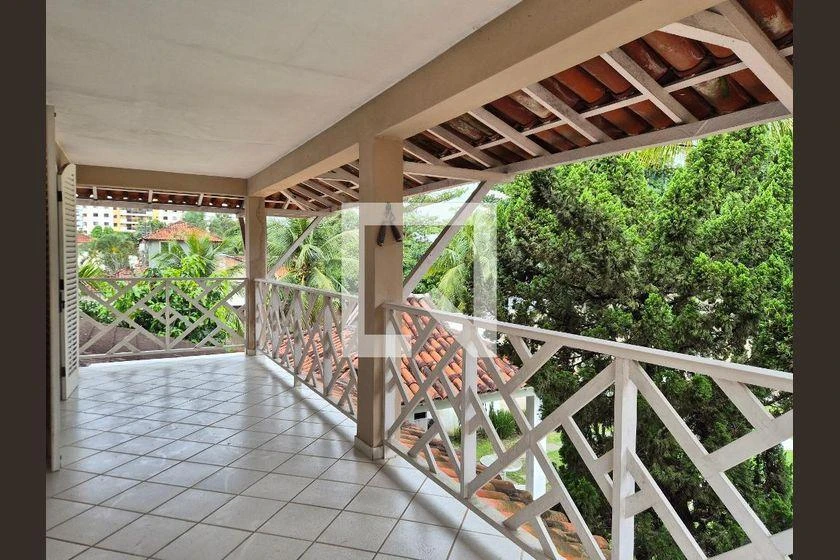600 m² house with a washing machine and a home office — photo 26