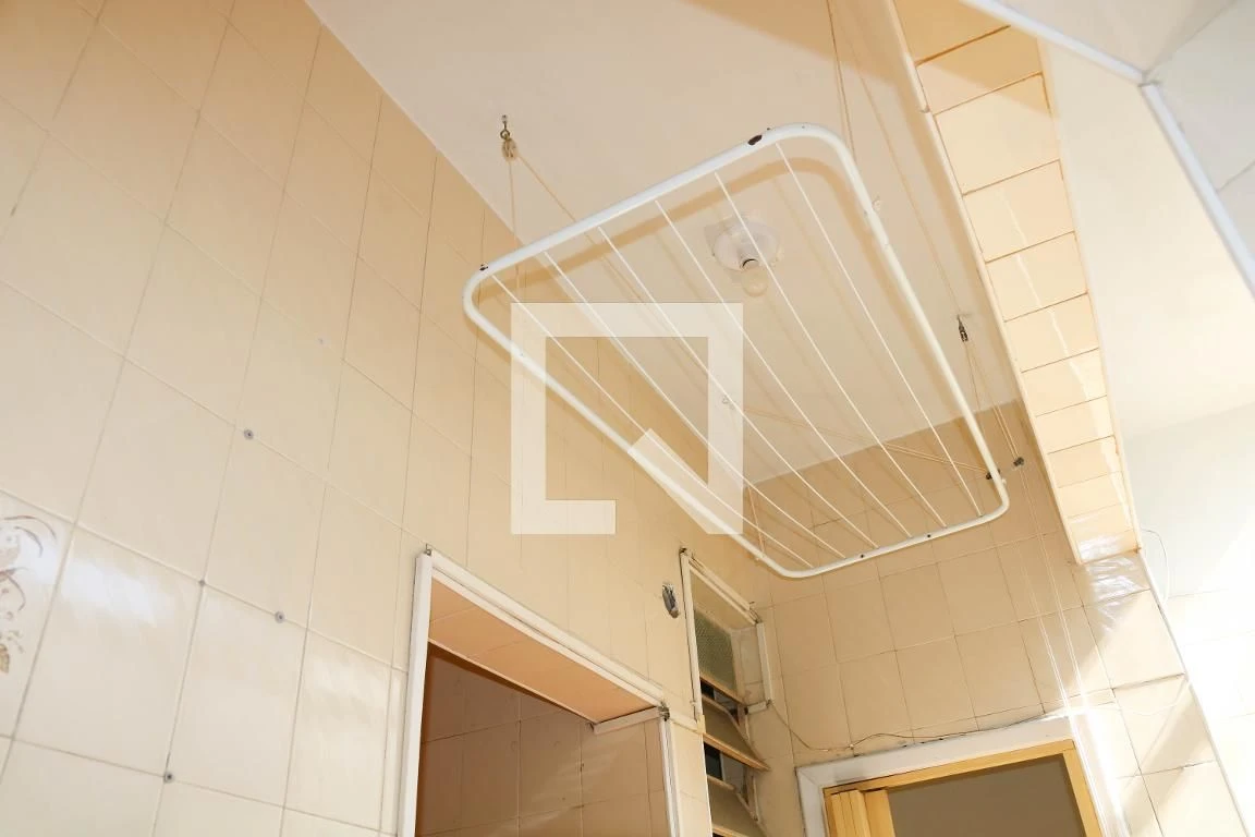 Apartamento com 2 quartos e cozinha fechada com fogão a gás — photo 4