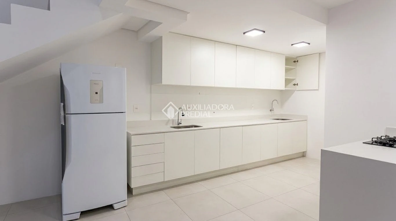 One-bedroom apartment with a mountain view in Florianópolis