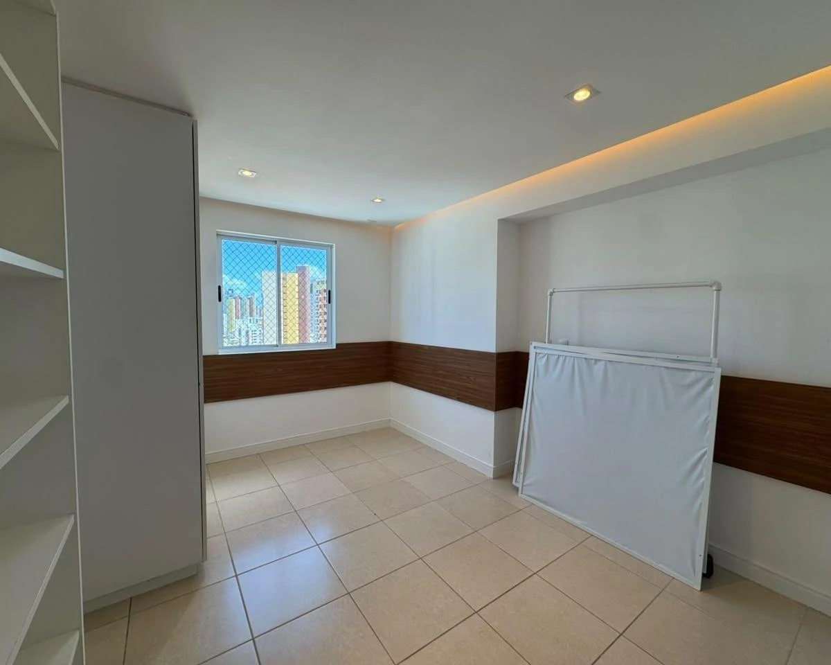 142 m² apartment with a water view and a home office — photo 18