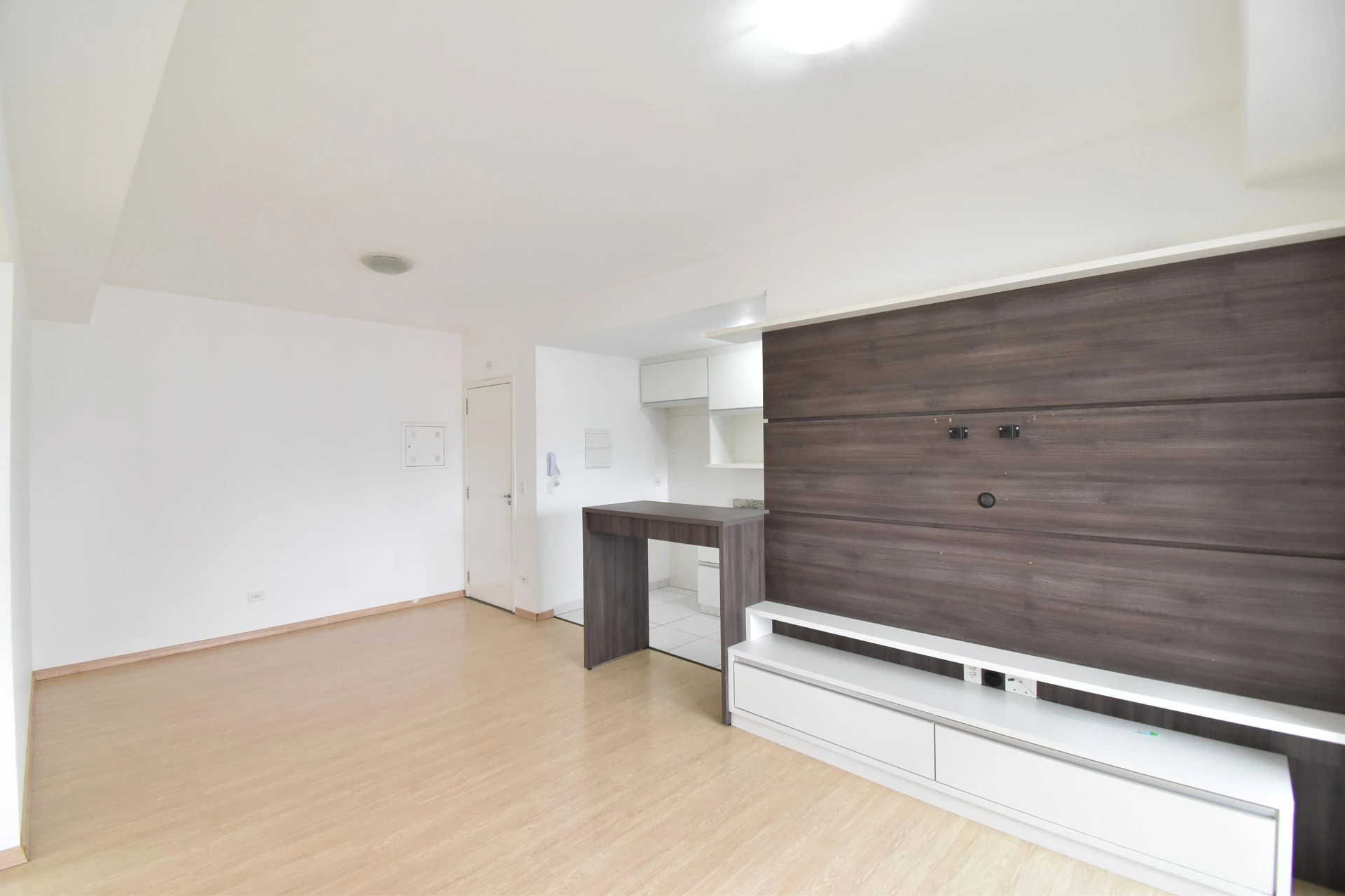 2-bedroom apartment with a grill on the balcony — photo 20
