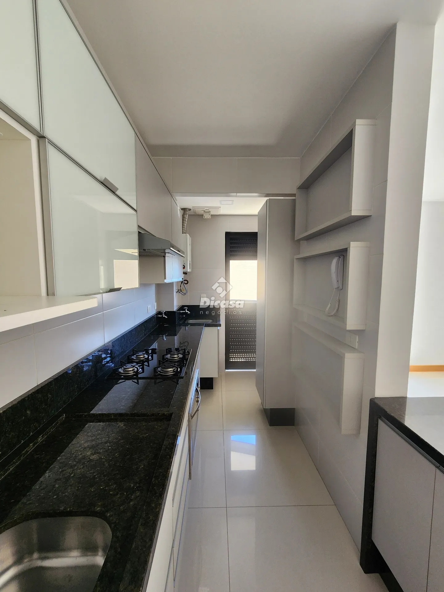 Unfurnished 2-bedroom apartment with 2 bathrooms — photo 28