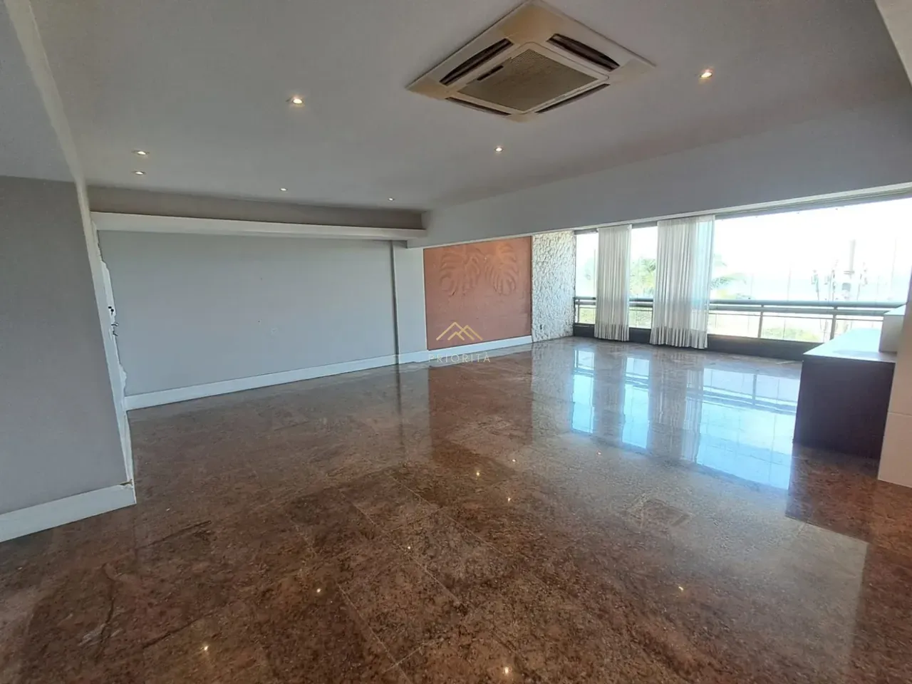 Floor-to-ceiling windows in a 4-bedroom apartment, 235 m² — photo 6