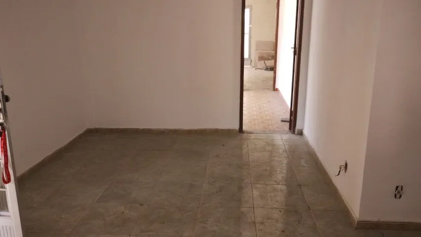 Unfurnished apartment with 5 bedrooms, 2 bathrooms, 5 parking