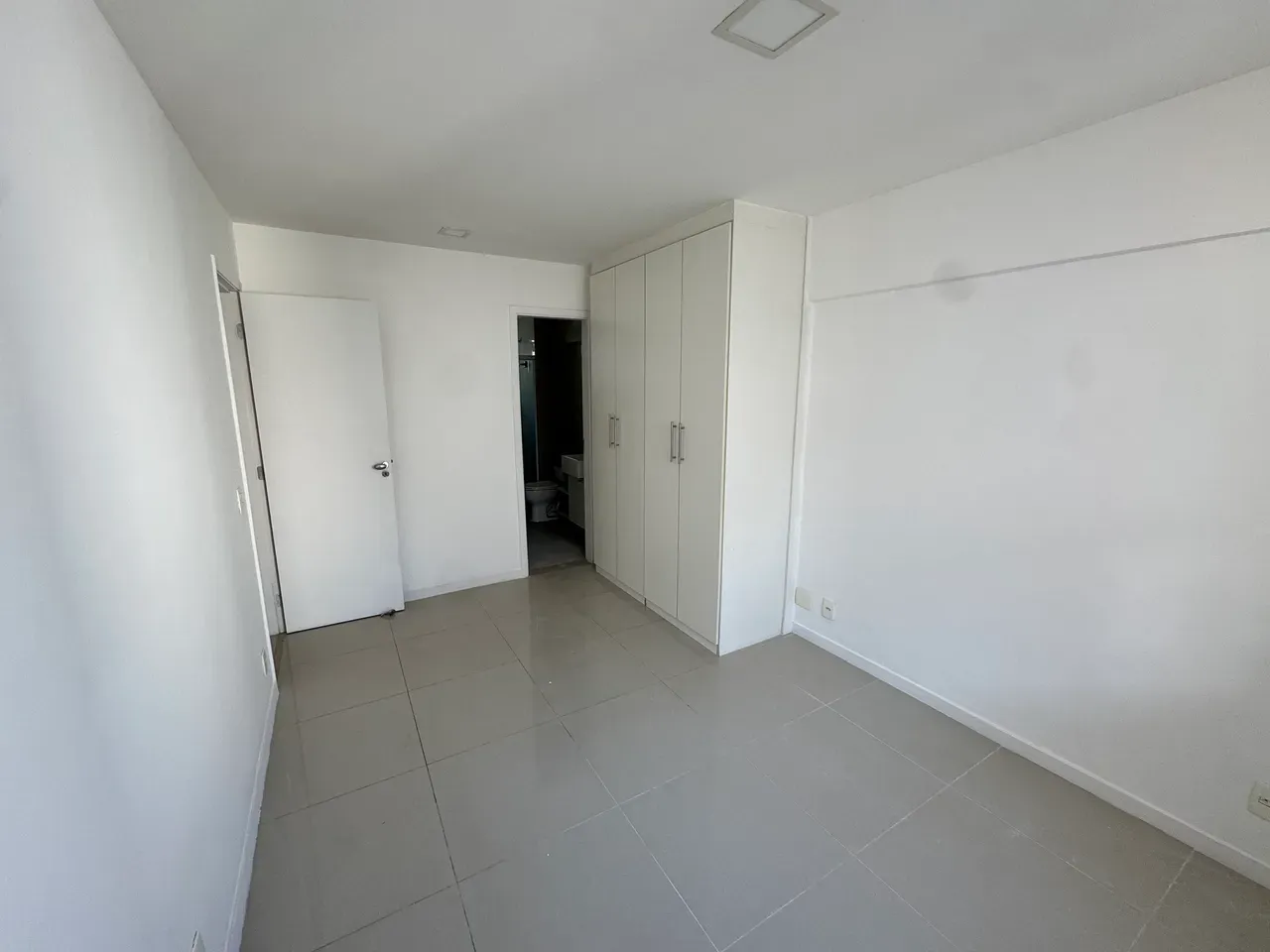 3-bedroom apartment with balcony, 180 m² — photo 21