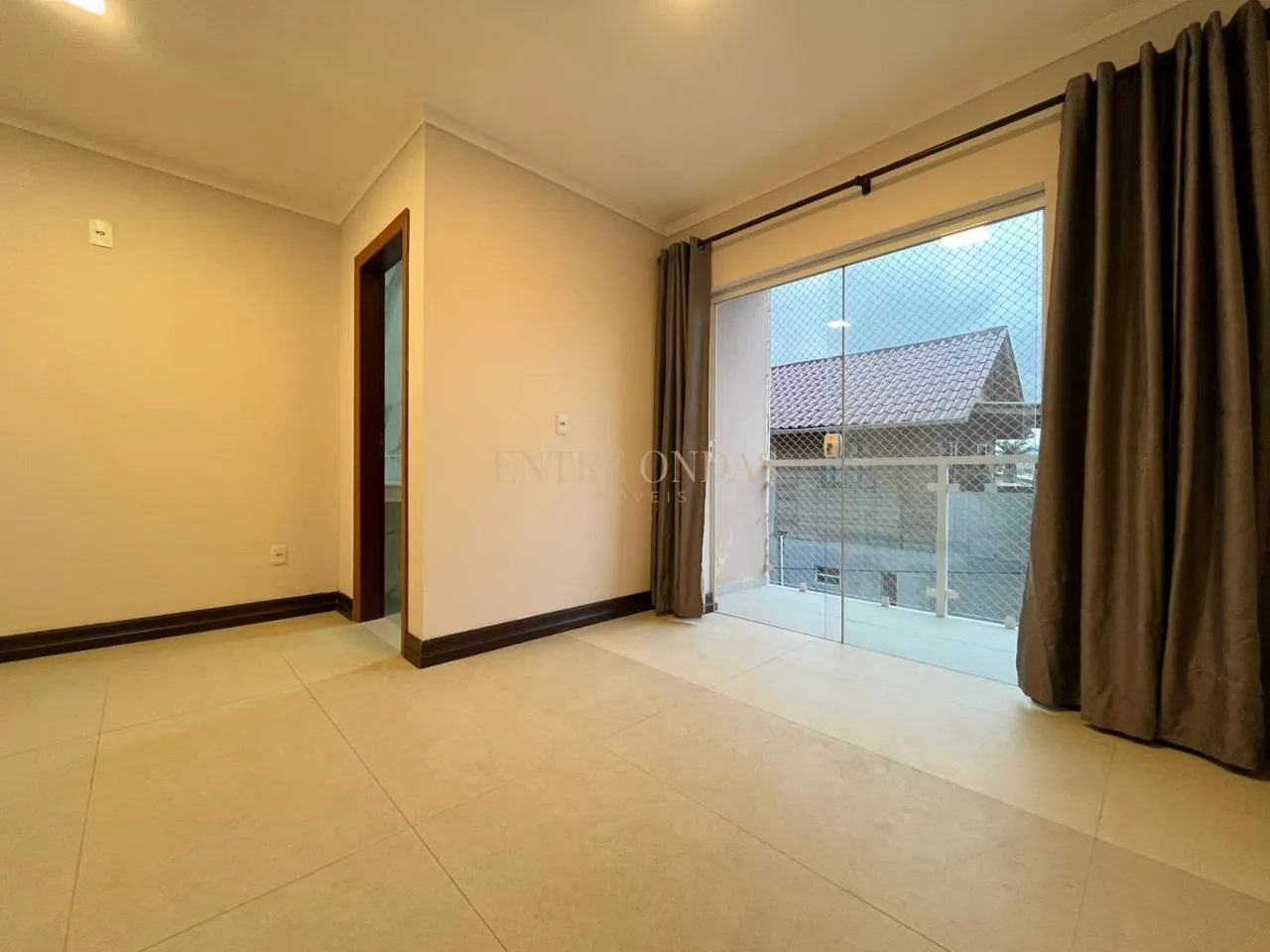 2-bedroom house with a garden in Florianópolis — photo 5