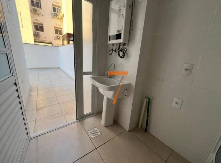 Rental apartment 337 m² with 3 bedrooms and 1 en-suite — photo 4