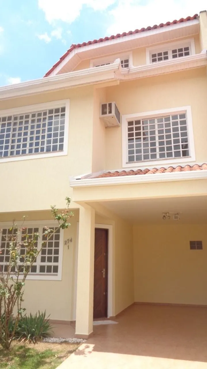 3-bedroom house with a walk-in closet in Curitiba — photo 10