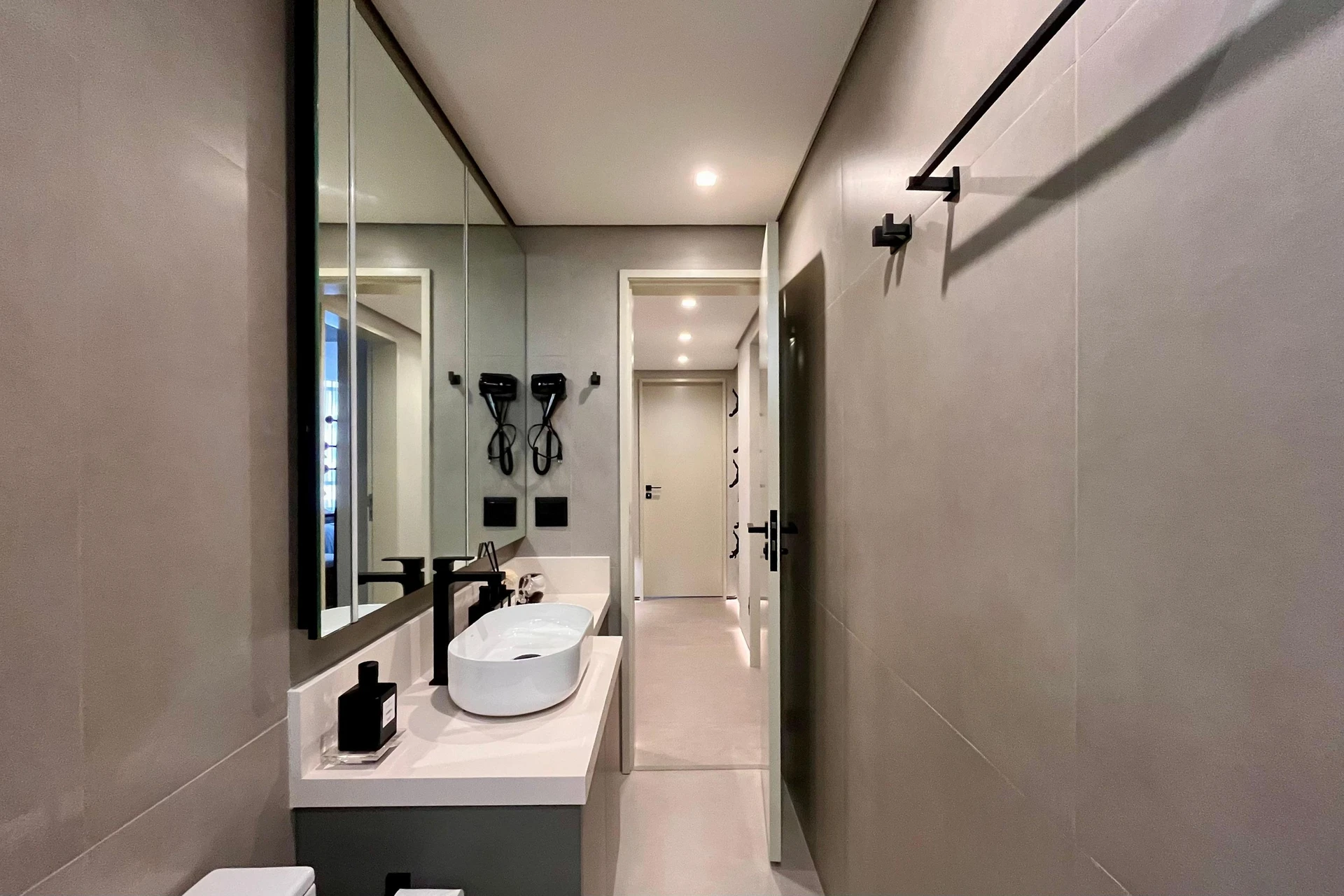 Квартира 150 м² з панорамними вікнами та гардеробною — photo 34