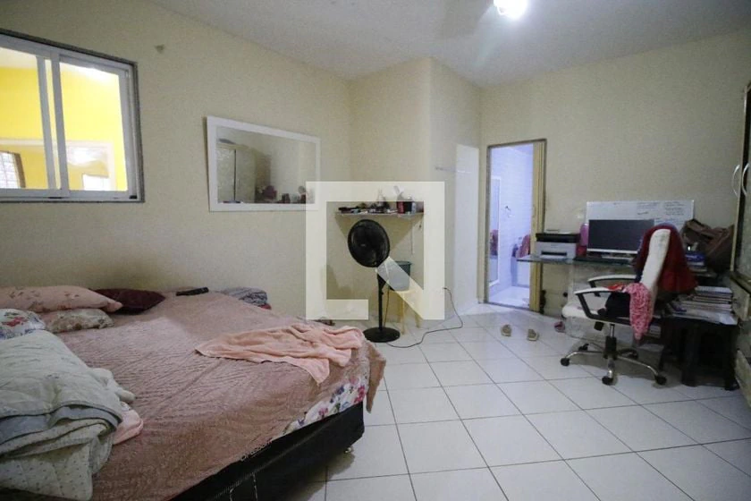 Apartamento de 260 m² com banheira e espaço de home office — photo 4