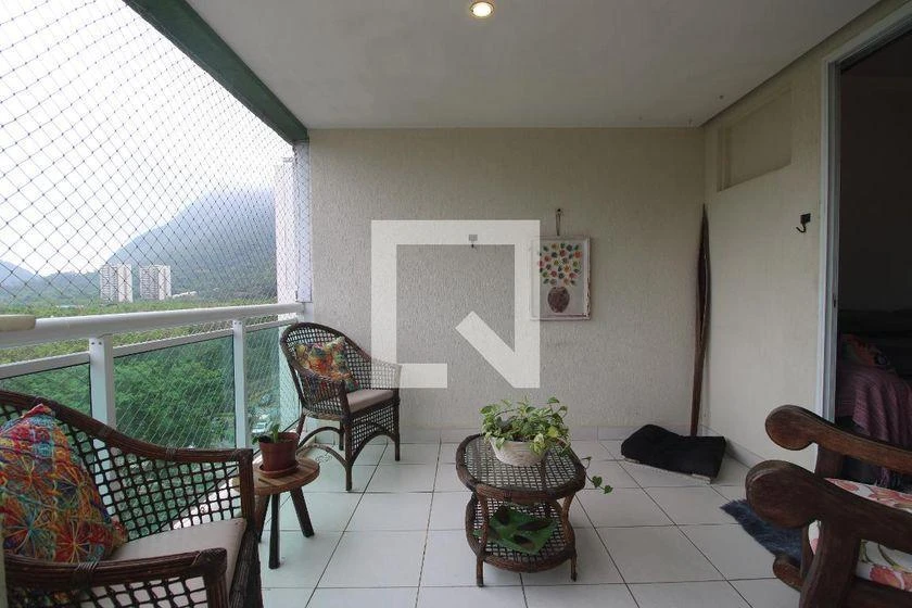 Furnished apartment, 83 m², with a glass-enclosed balcony — photo 12