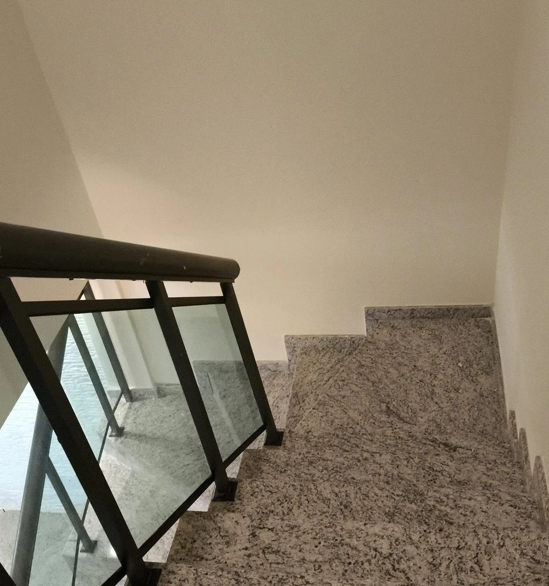 Casa com 4 suítes e 350 m², cozinha com fogão a gás — photo 26