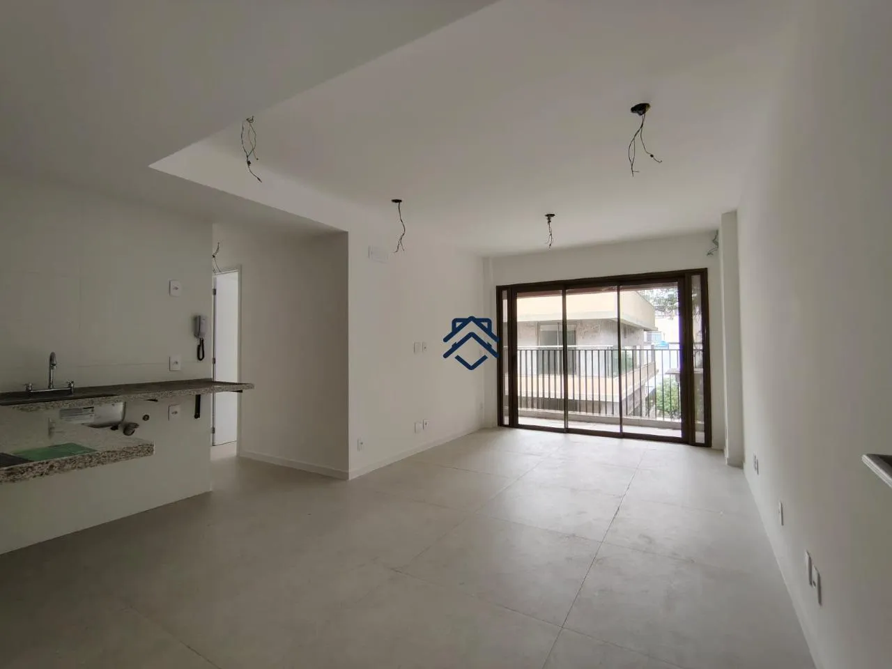 2-bedroom apartment with a mountain view — photo 25