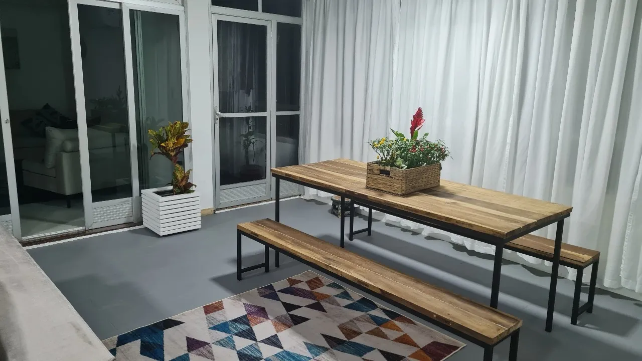 Glass-enclosed balcony in a 2-bedroom apartment, 90 m² — photo 11