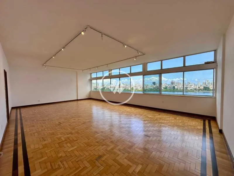 4-bedroom apartment with a water view in Rio de Janeiro — photo 24